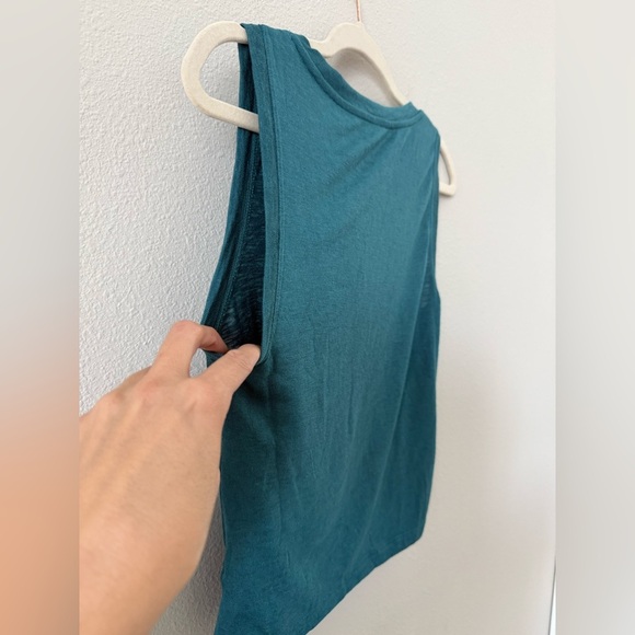 Athleta Breezy Twist Tank in Borealis Green Small - Picture 6 of 6